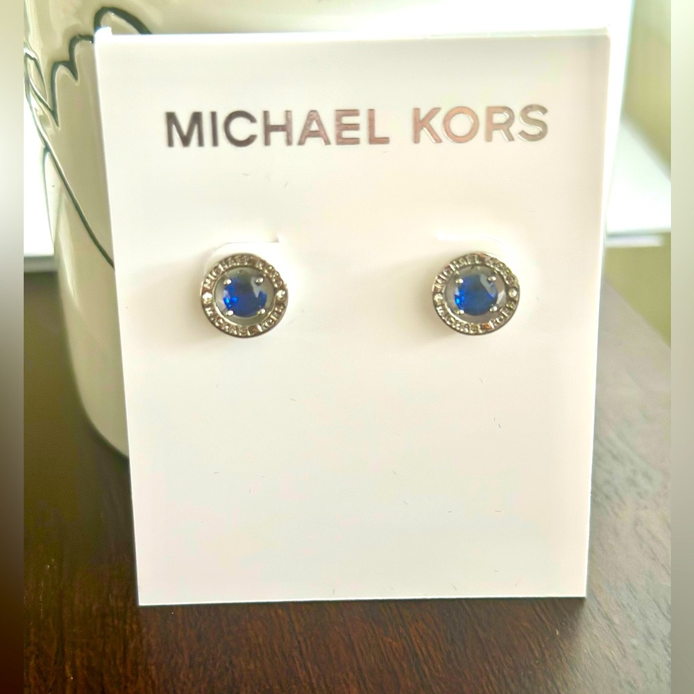 NWT- Michael Kors Blue Crystal Logo
Studs Earrings Silvertone
MKJC0103C040 New!